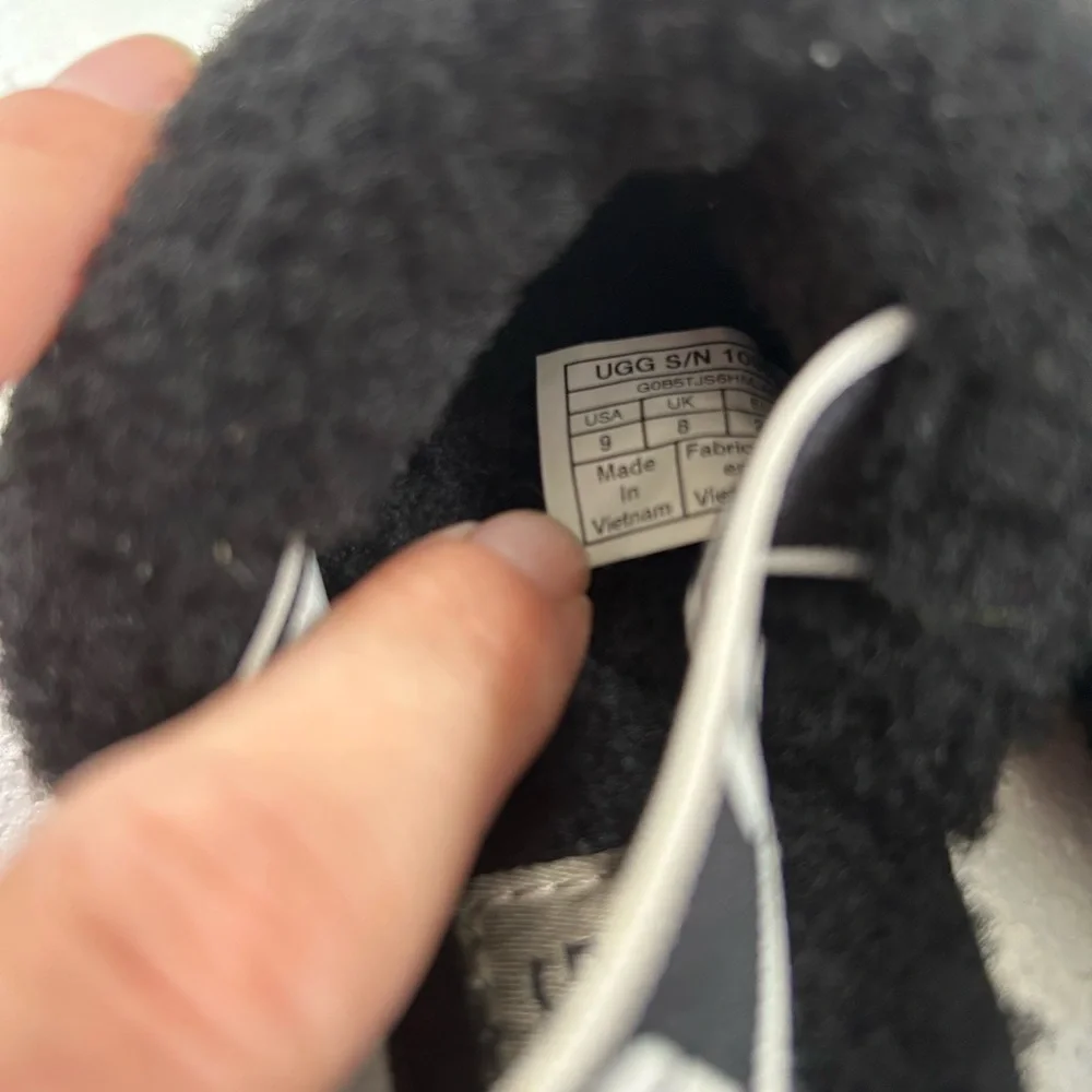 UGG Fluff Yeah slides Shearling Slingback Sandal slippers shoes black toddler